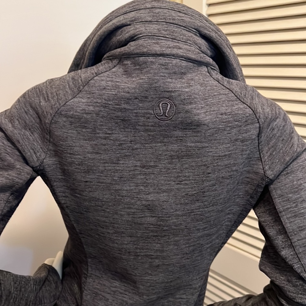 Lululemon jacket - Picture 3 of 4